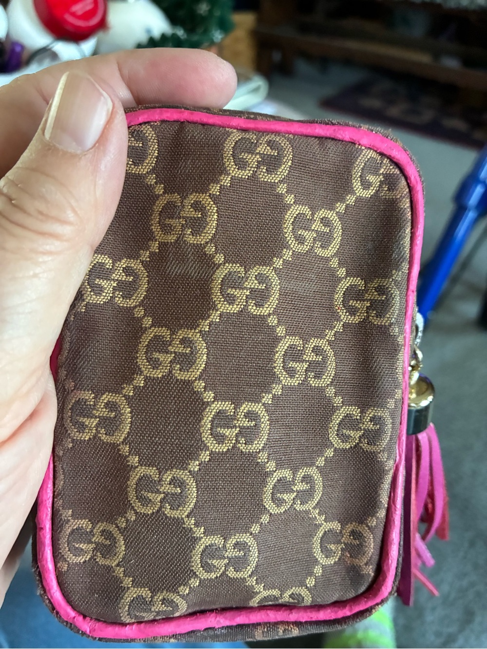 Gucci Brown Monogram Pouch with Fuchsia Trim and Tassel - Picture 2 of 10